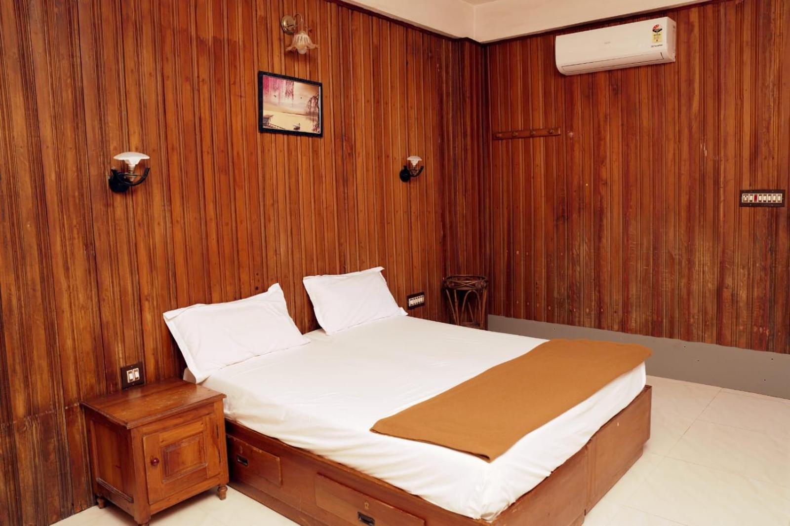 Dolphin Residency Hotel Thekkady Exterior foto