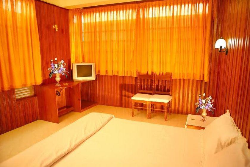Dolphin Residency Hotel Thekkady Exterior foto