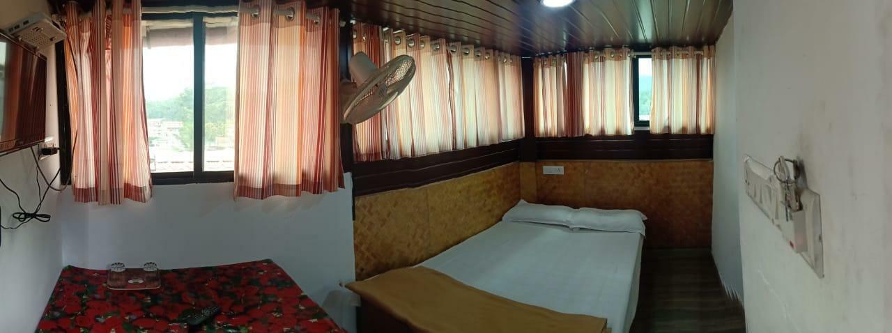 Dolphin Residency Hotel Thekkady Exterior foto